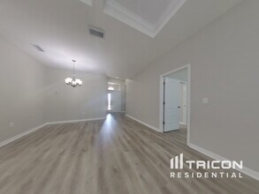 11106 McFadden Ave in Englewood, FL - Building Photo - Building Photo