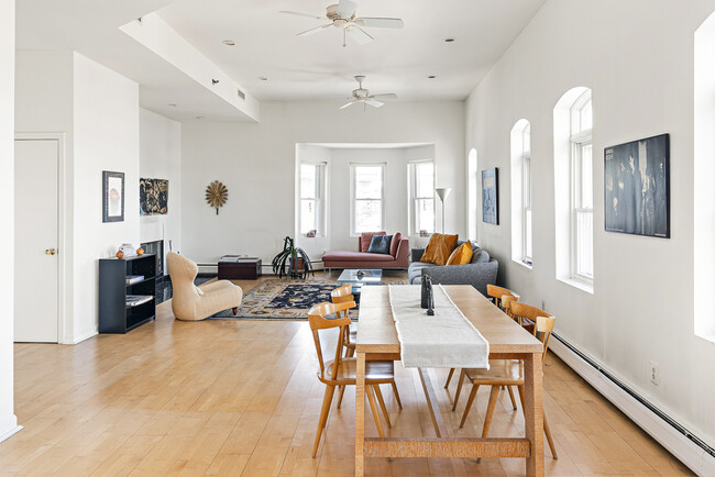 5 Beacon St, Unit PH