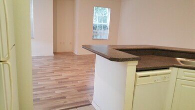 559 SE Prescott Pl in Stuart, FL - Building Photo - Building Photo