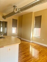 1206 Clay St, Unit 2 in Cincinnati, OH - Foto de edificio - Building Photo