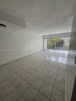 230 NW 87th Ave in Miami, FL - Building Photo