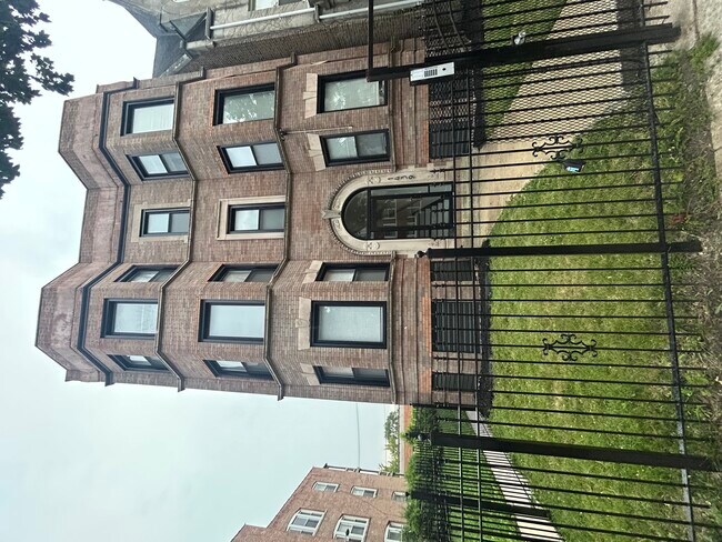 property at 1439 E 66th Pl