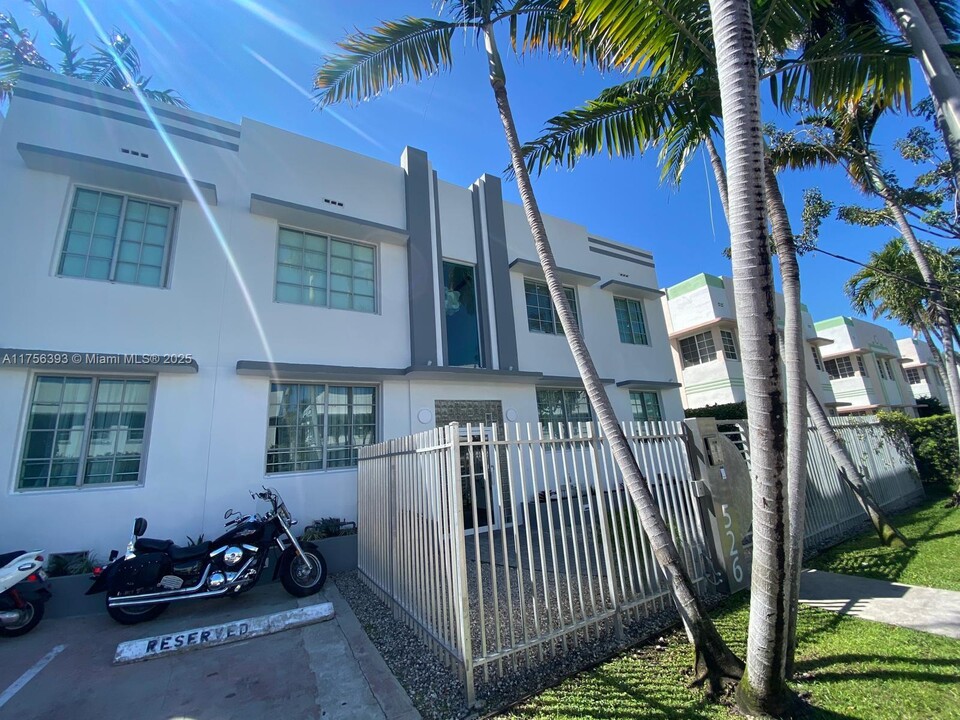 526 15th St in Miami Beach, FL - Building Photo