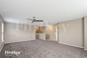 8608 Hopewell Ct in Indianapolis, IN - Foto de edificio - Building Photo