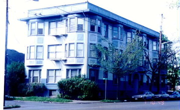 Harvey Apartments in Seattle, WA - Building Photo - Building Photo