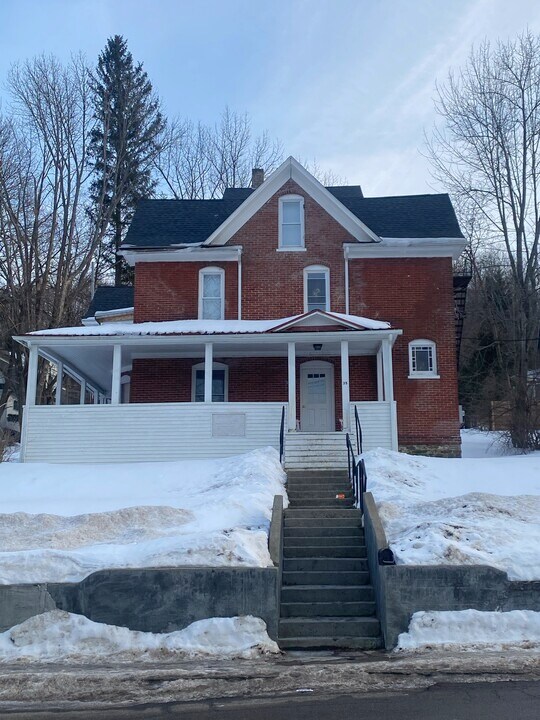 35 W University St Photo