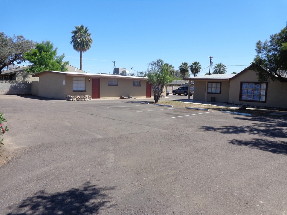 2115 W Morten Ave in Phoenix, AZ - Building Photo