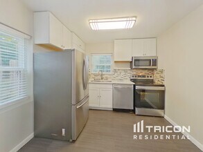 4223 Dinglewood Ave in Charlotte, NC - Foto de edificio - Building Photo