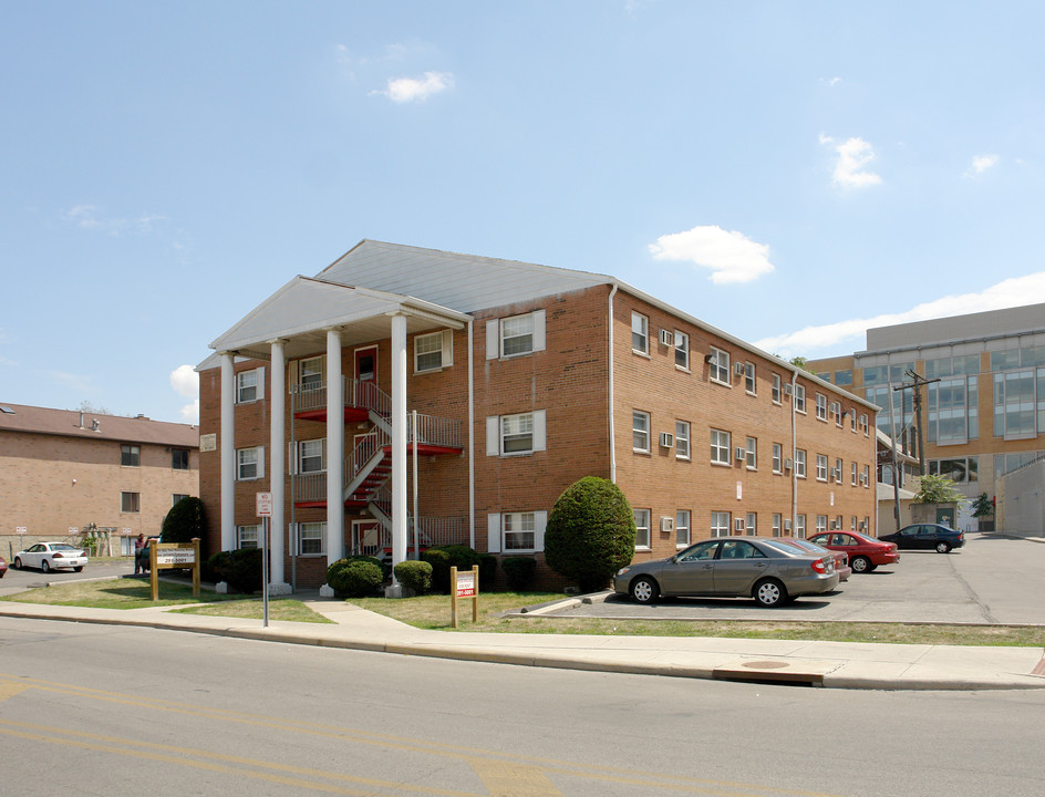 31 Chittenden Ave in Columbus, OH - Building Photo