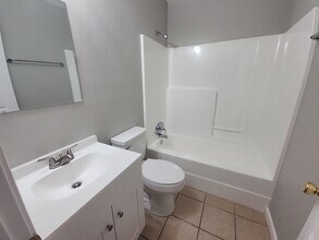 43 Foxlea Dr in Jackson, TN - Building Photo - Building Photo