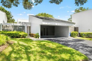 4156 Northmeadow Cir in Tampa, FL - Building Photo