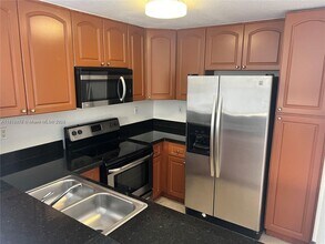 7090 NW 174th Terrace in Hialeah, FL - Building Photo - Building Photo