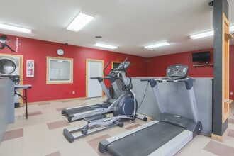 Lake Land Living in Mattoon, IL - Foto de edificio - Interior Photo