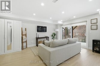 69 Pine Gate Pl in Whitby, ON - Building Photo - Building Photo