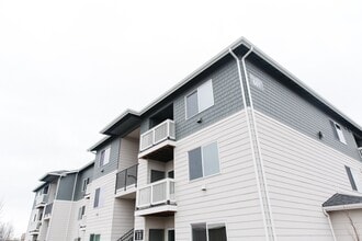 Markwood Apartments in Burlington, WA - Foto de edificio - Building Photo