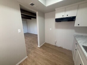 8144 Troost Ave in Kansas City, MO - Building Photo - Building Photo