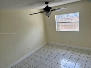 20431 NW 46th Ave-Unit -1 in Miami Gardens, FL - Building Photo - Building Photo