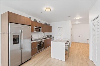 1600 SW 1st Ave in Miami, FL - Foto de edificio - Building Photo