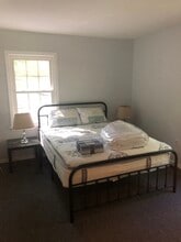 451 Cow Hill Rd in Mystic, CT - Building Photo - Building Photo