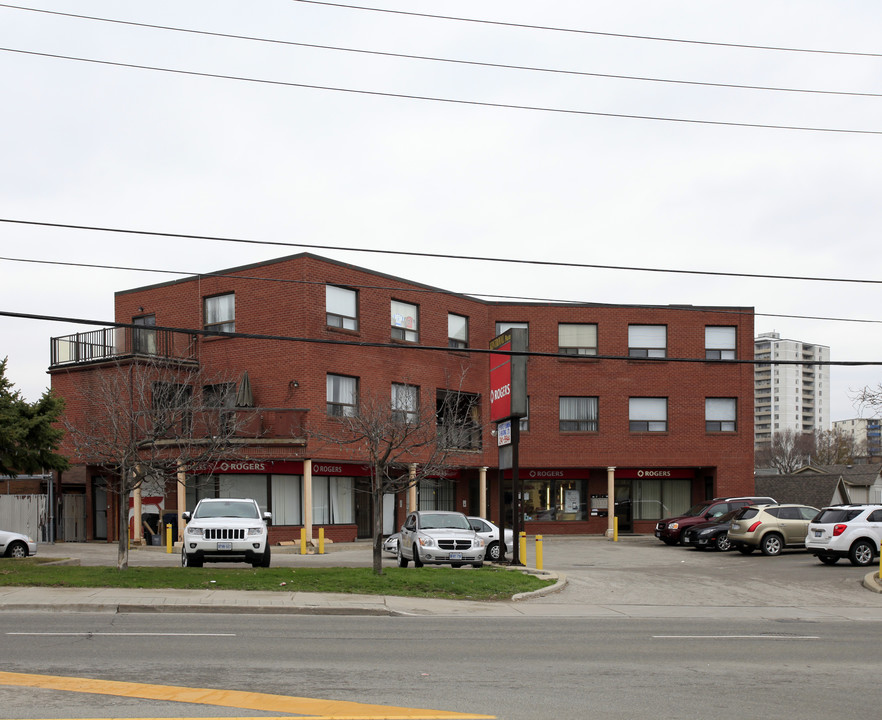 Kentroyal Plaza in Toronto, ON - Building Photo