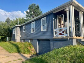 5256 Warren Ave in Cincinnati, OH - Building Photo