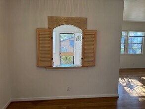 2511 Foothill Blvd in Montrose, CA - Building Photo - Building Photo