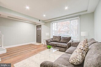 1626 Kenwood Ave in Alexandria, VA - Building Photo - Building Photo