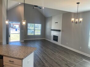 705 Village Creek Dr in Bowling Green, KY - Building Photo - Building Photo