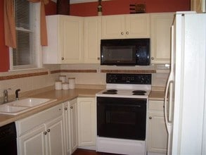 604 12th Ave in Huntington, WV - Building Photo - Building Photo