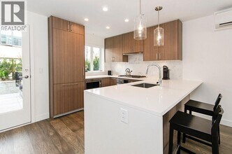 561 W 29th Ave in Vancouver, BC - Building Photo - Building Photo