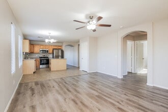 3626 N 131st Dr in Litchfield Park, AZ - Foto de edificio - Building Photo