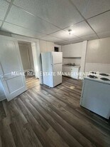 124 York St in Bangor, ME - Building Photo
