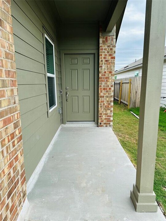 10529 Steinbeck Dr in Austin, TX - Foto de edificio