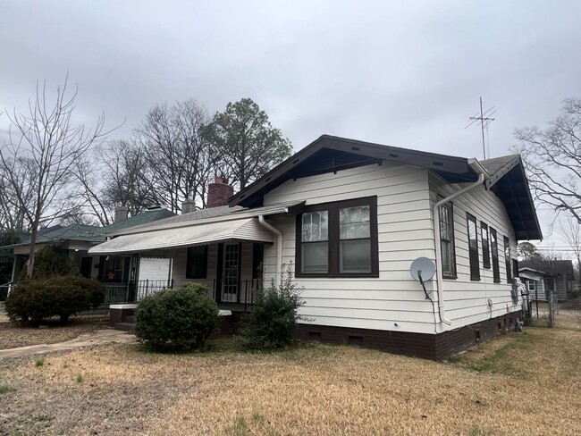 542 43rd St in Fairfield, AL - Foto de edificio - Building Photo