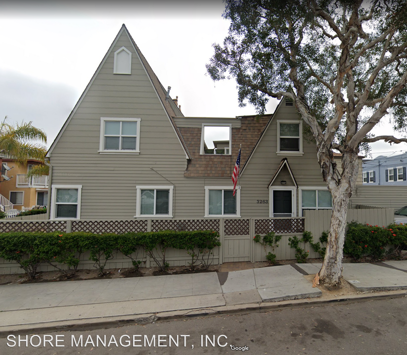 803 Jamaica Ct in San Diego, CA - Foto de edificio