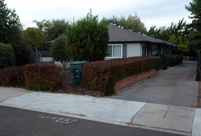 2933 Emerson St in Palo Alto, CA - Building Photo - Building Photo