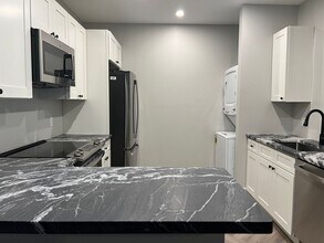 649 Emlin St in Pittsburgh, PA - Building Photo - Building Photo