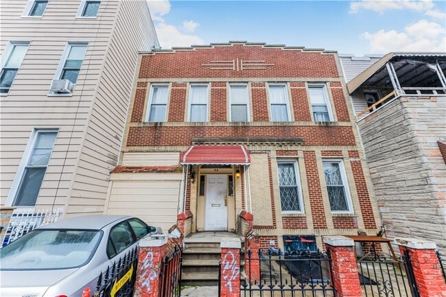 32 Arion Pl in Brooklyn, NY - Building Photo - Building Photo