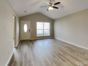 696 Magnolia Blvd in White House, TN - Building Photo - Building Photo
