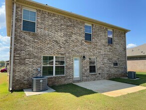 113 Ocean Springs Ave in Toney, AL - Foto de edificio - Building Photo