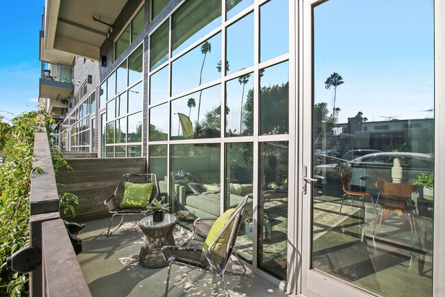 The Stanford West in Santa Monica, CA - Building Photo - Building Photo