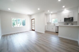 6053 Selma Ave in Los Angeles, CA - Building Photo - Building Photo