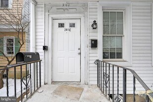 201 Chester Ave in Moorestown, NJ - Building Photo