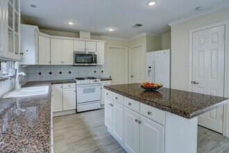 13819 Starhill Ct in Houston, TX - Building Photo - Building Photo