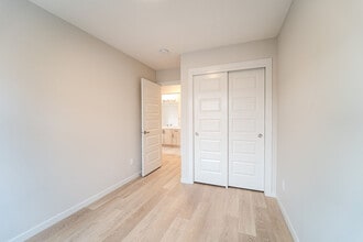20 Masters Dr SE in Calgary, AB - Building Photo - Building Photo