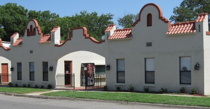 502 W Avenue G, Unit #2 in Temple, TX - Foto de edificio - Building Photo