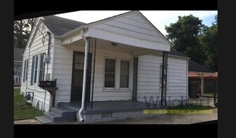 713 W Mueller in Paragould, AR - Building Photo