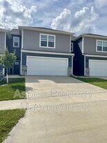 577 N Kimberlite St in Tiffin, IA - Building Photo