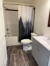 56893 Fat Elk Rd in Coquille, OR - Foto de edificio - Building Photo