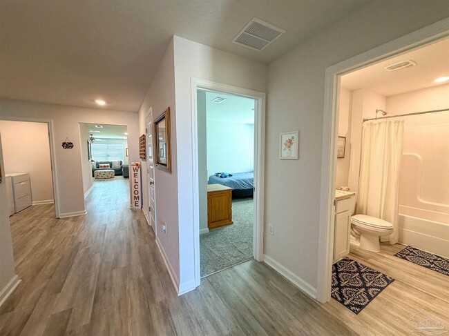 5494 Silverbell Dr in Milton, FL - Building Photo - Building Photo